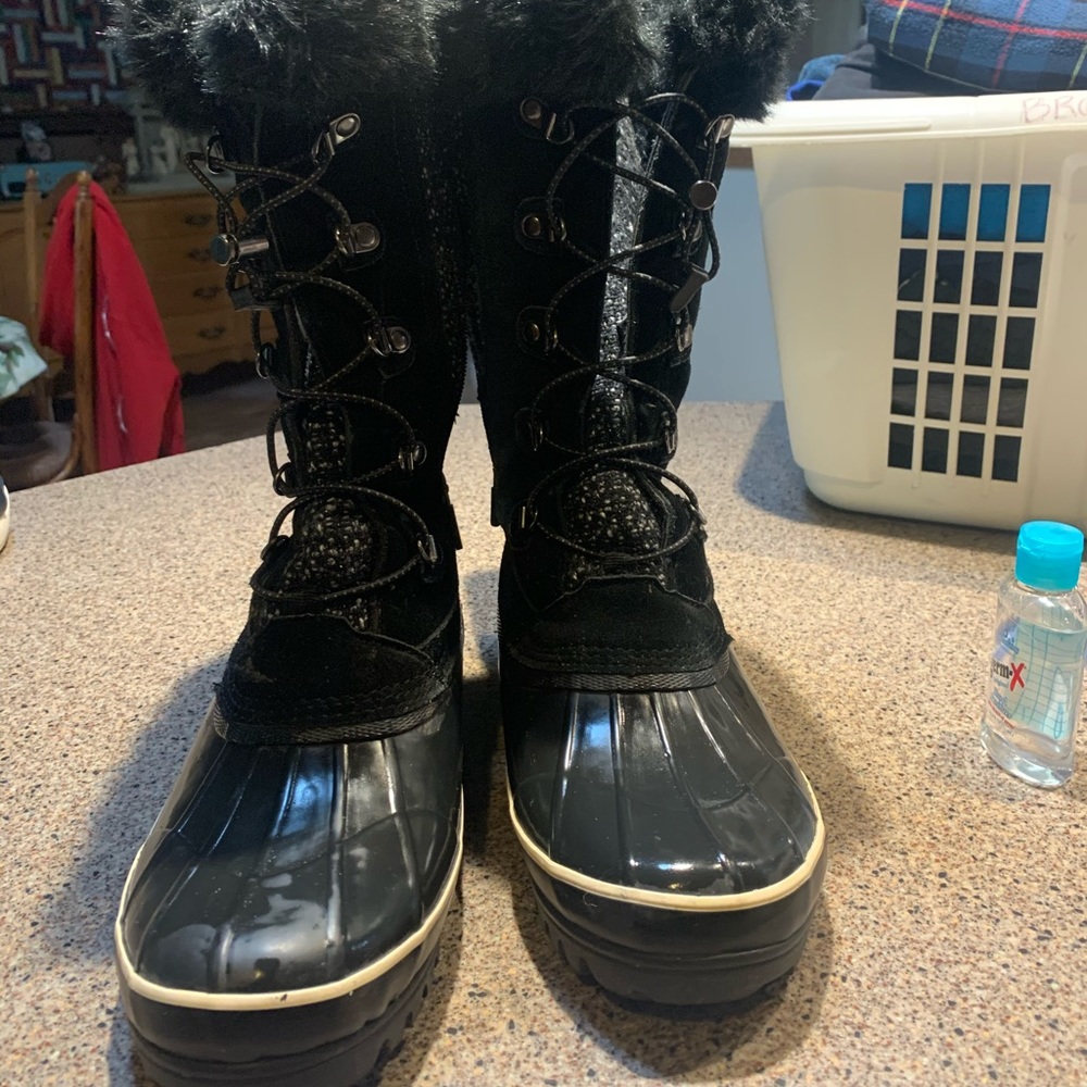 LAND’S END WINTER BOOTS SIZE 10